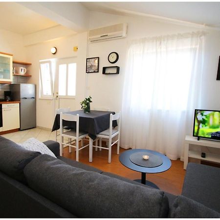 Studio Apartman Elena Primosten Luaran gambar