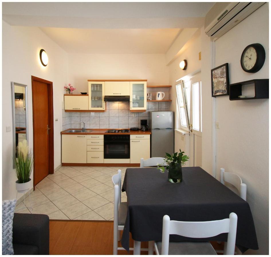 Studio Apartman Elena Primosten Luaran gambar