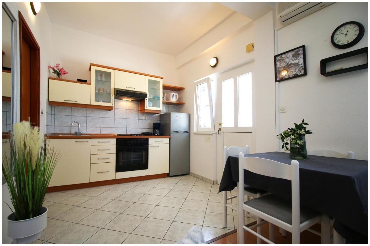 Studio Apartman Elena Primosten Luaran gambar