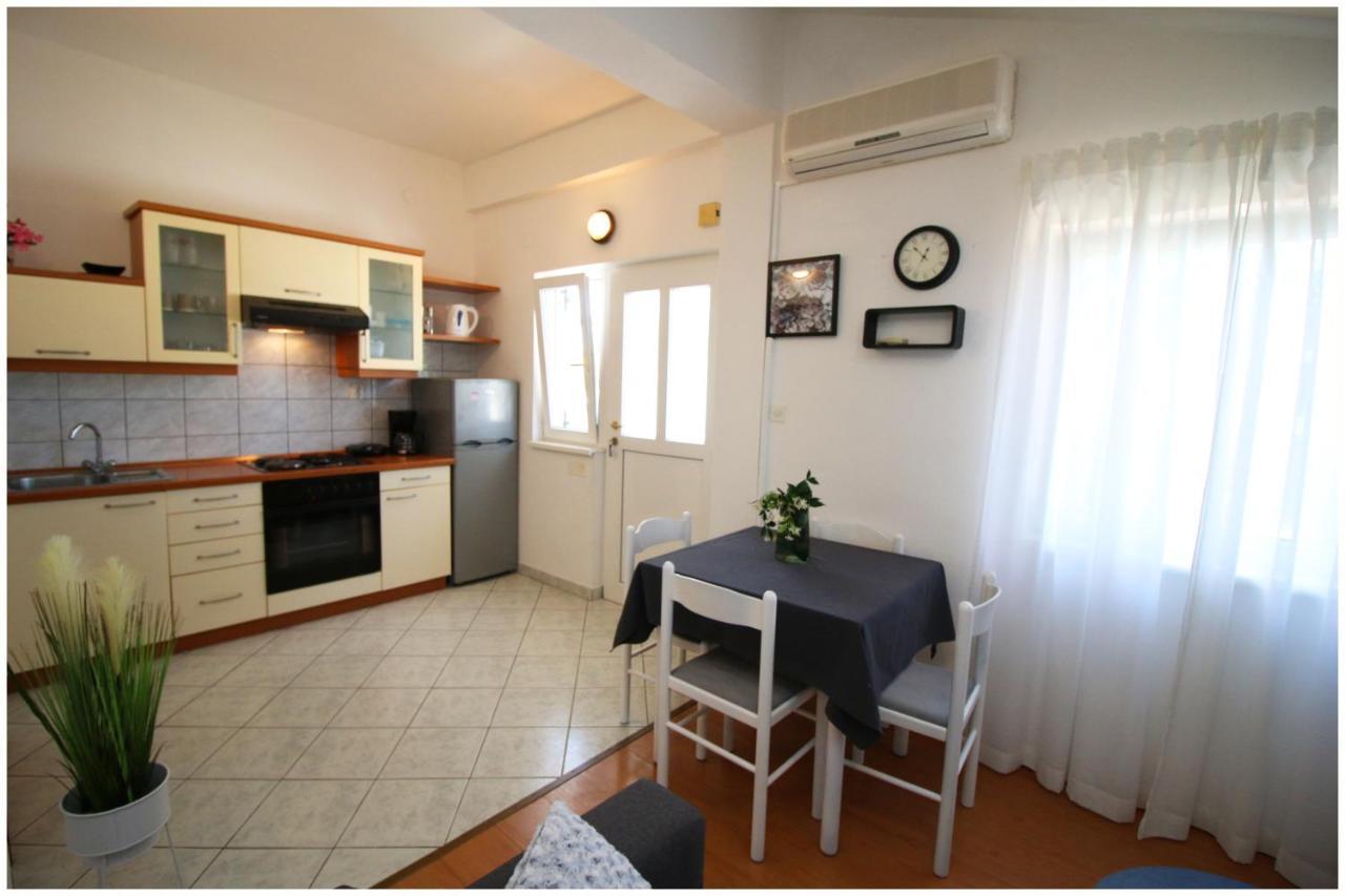 Studio Apartman Elena Primosten Luaran gambar
